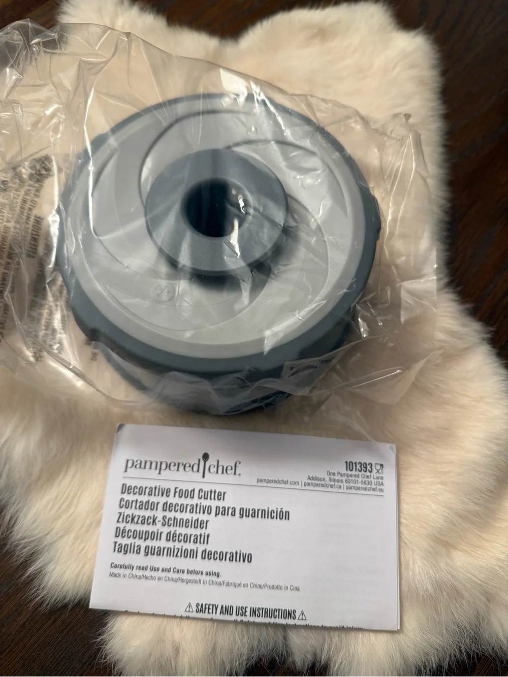 NEW Pampered Chef Decorative Food Cutter Item # 101393
